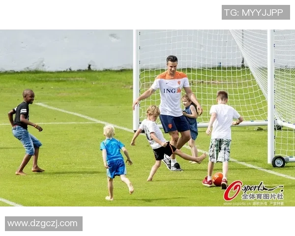 从童年初识绿茵到巨星之路细数球星最早接触足球经历